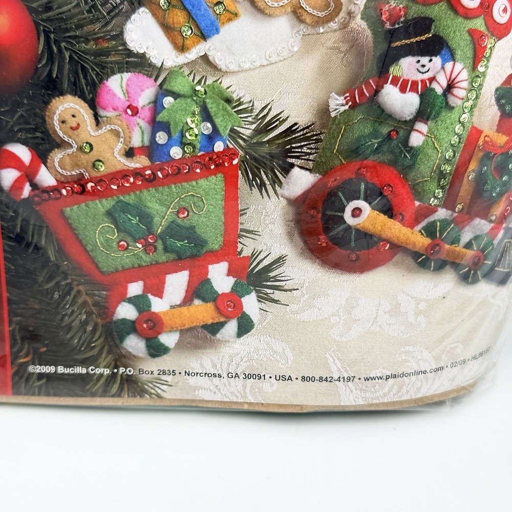 Bucilla CANDY EXPRESS TRAIN Felt Christmas Ornaments Kit RARE Set of 6 NEW - Picture 4 of 6